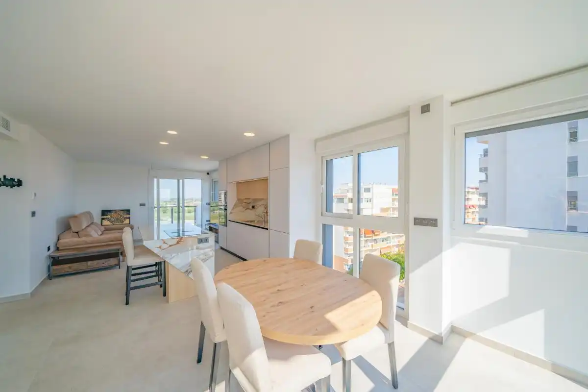 Sala de estar de Piso en venta en Guardamar del Segura con Aire acondicionado, Calefacción y Piscina