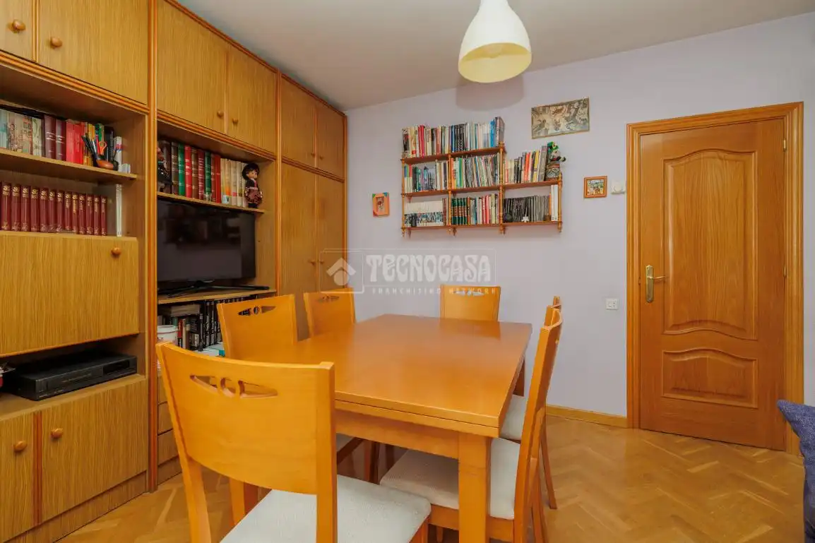 Dining room of Flat for sale in Madrid  with Air Conditioner and Heating
