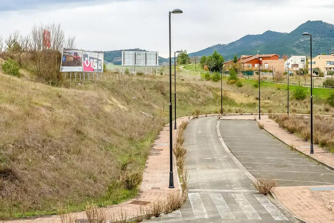 Vista exterior de Terreny industrial en venda en Huarte / Uharte, Navarra