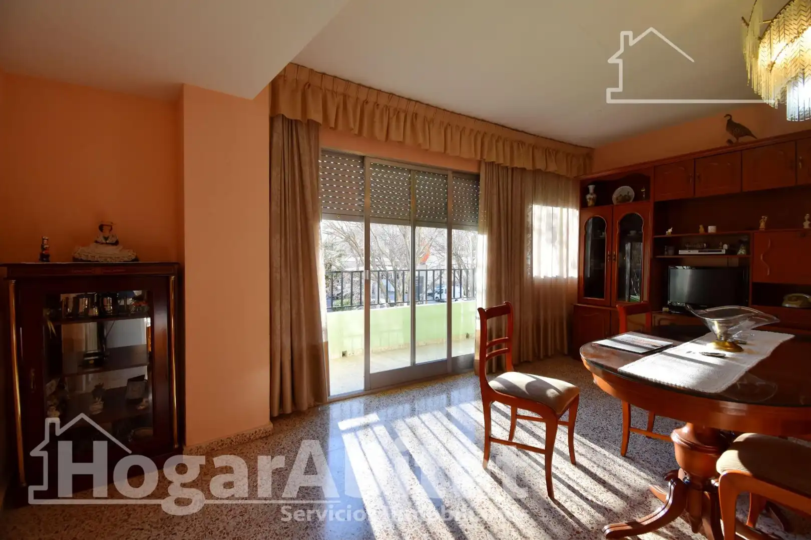 Jardín de Piso en venta en Oliva con Terraza, Amueblado y Balcón