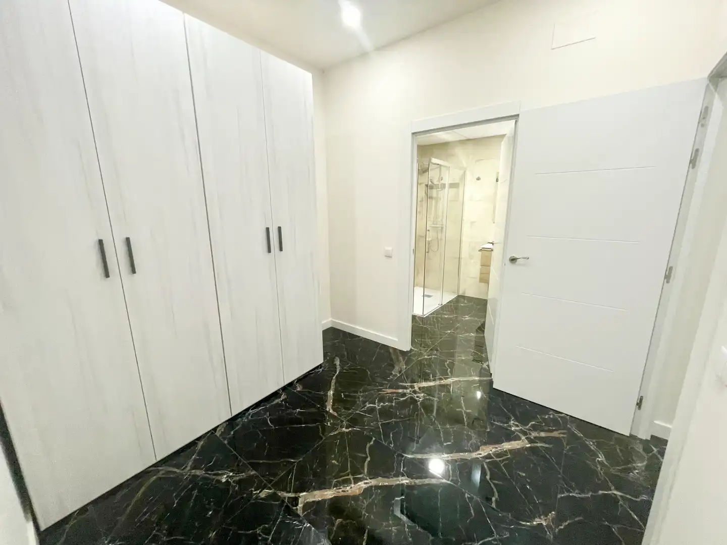 Bathroom of Flat for rent in Pinto  with Air Conditioner, Heating and Oven