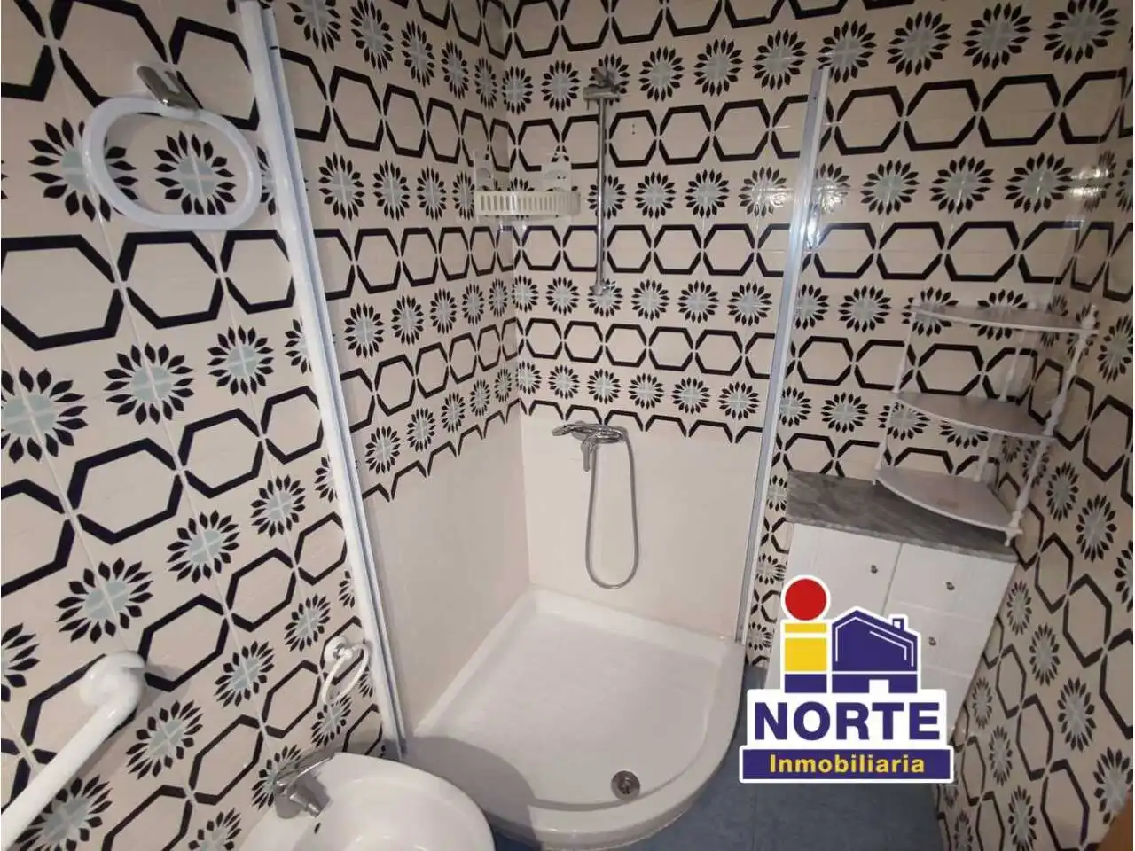 Baño de Piso en venta en Alcoy / Alcoi con Aire acondicionado, Calefacción y Amueblado