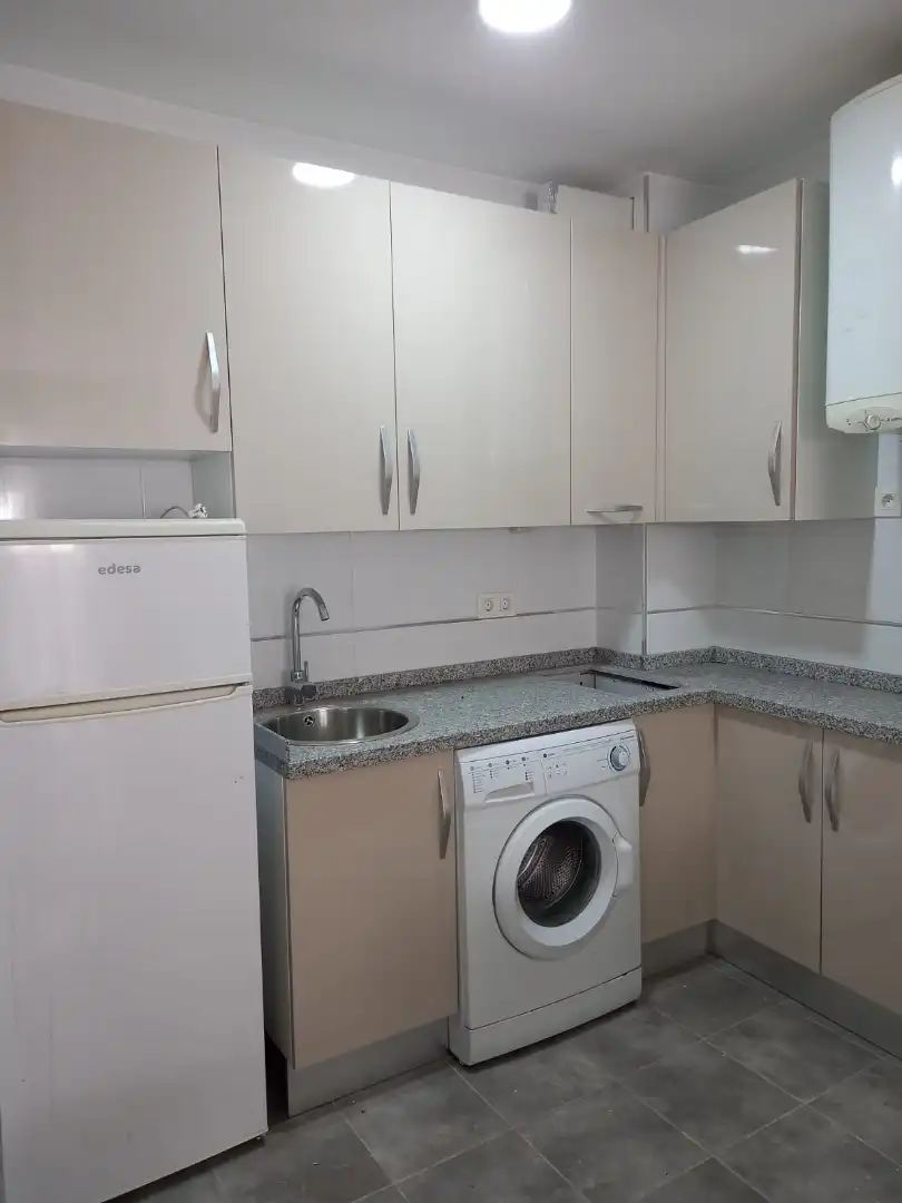Kitchen of Apartments for rent in Granada  with Heating, Furnished and Washing machine