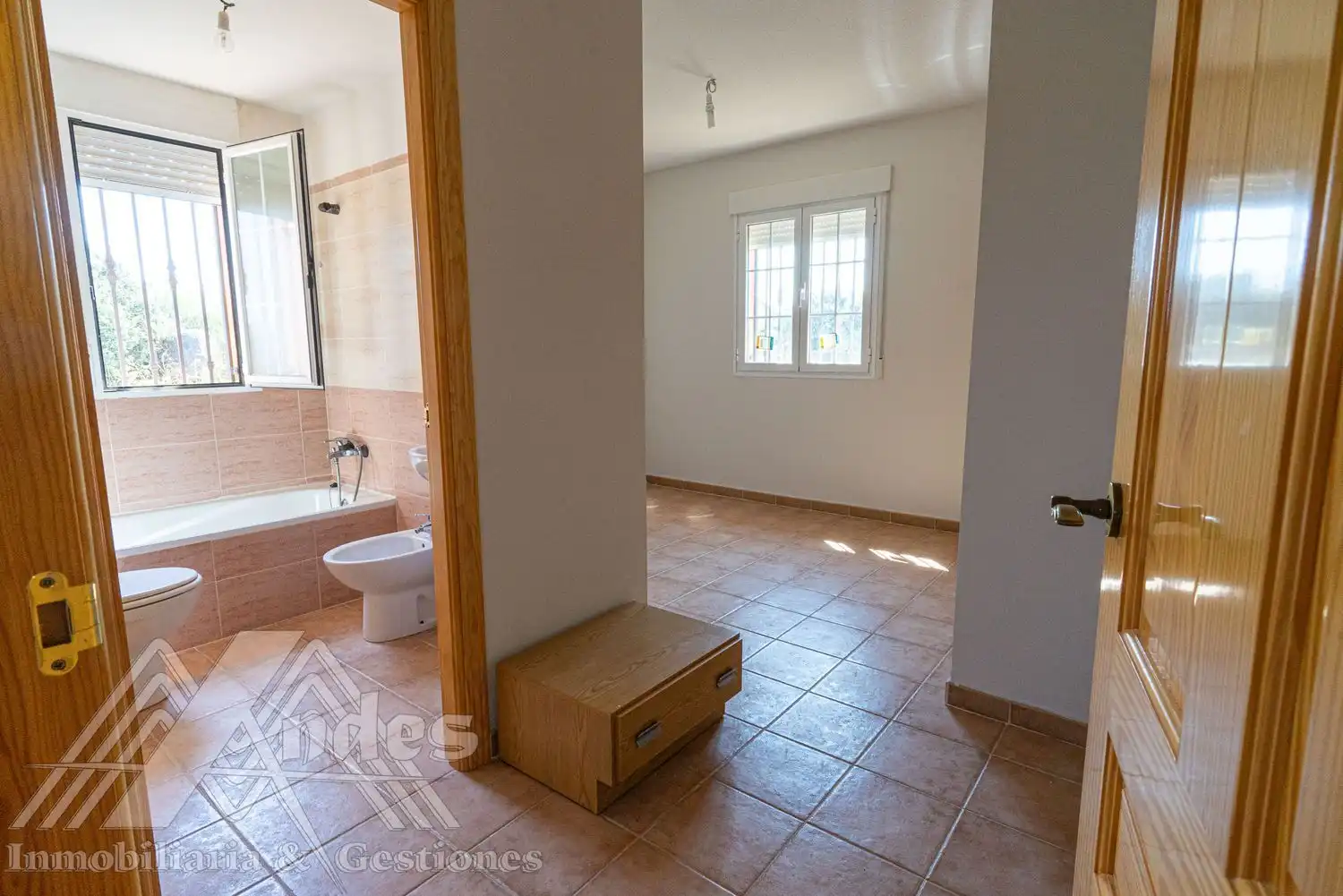 Baño de Casa o chalet en venta en Zarzuela del Monte con Calefacción, Jardín privado y Terraza