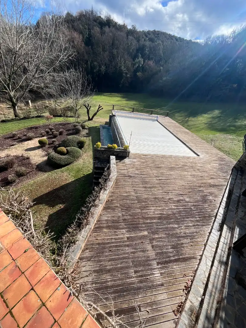 Piscina de Finca rústica en venda en Sant Joan Les Fonts amb Aire condicionat, Calefacció i Jardí privat