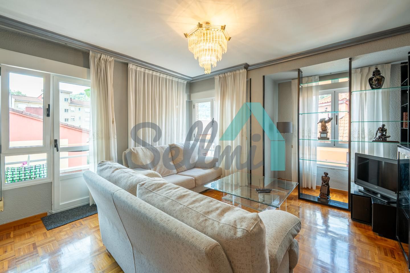 Living room of Flat for sale in San Martín del Rey Aurelio  with Heating, Parquet flooring and Terrace