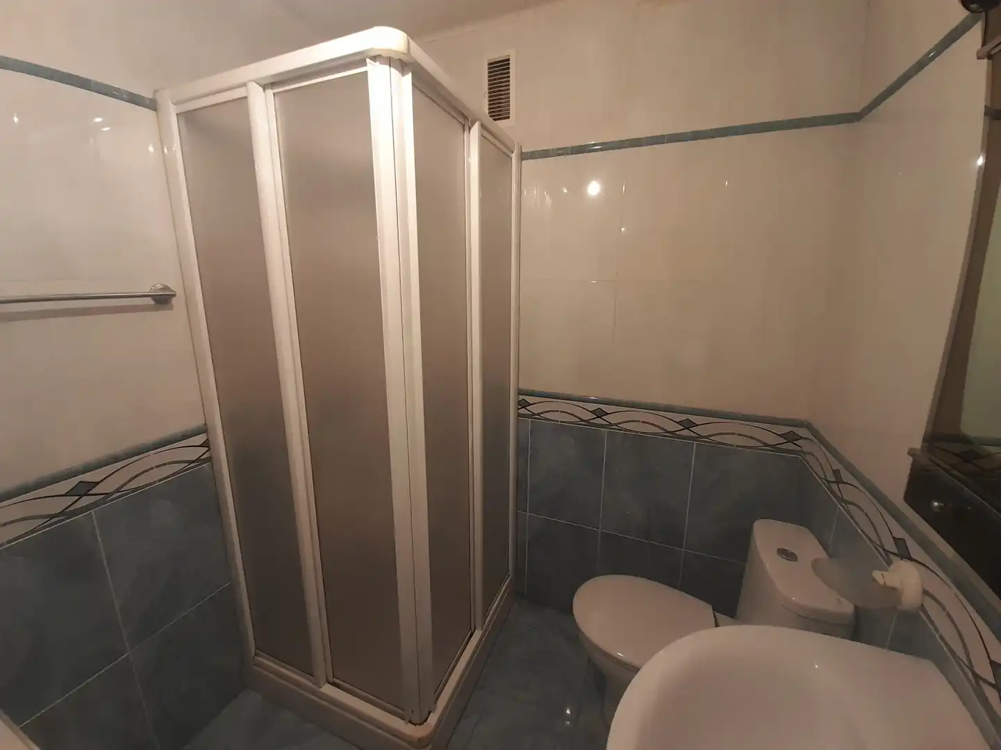 Bany de Casa o xalet en venda en Laviana amb Calefacció i Traster