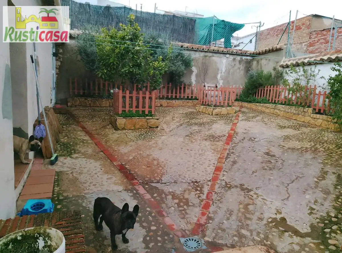 Jardí de Casa o xalet en venda en Baños de la Encina amb Terrassa i Balcó