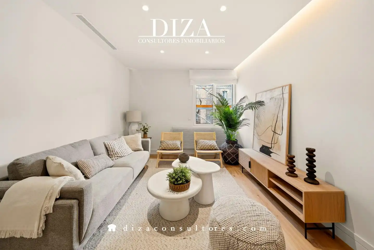 Living room of Flat for sale in Madrid  with Air Conditioner, Heating and Parquet flooring