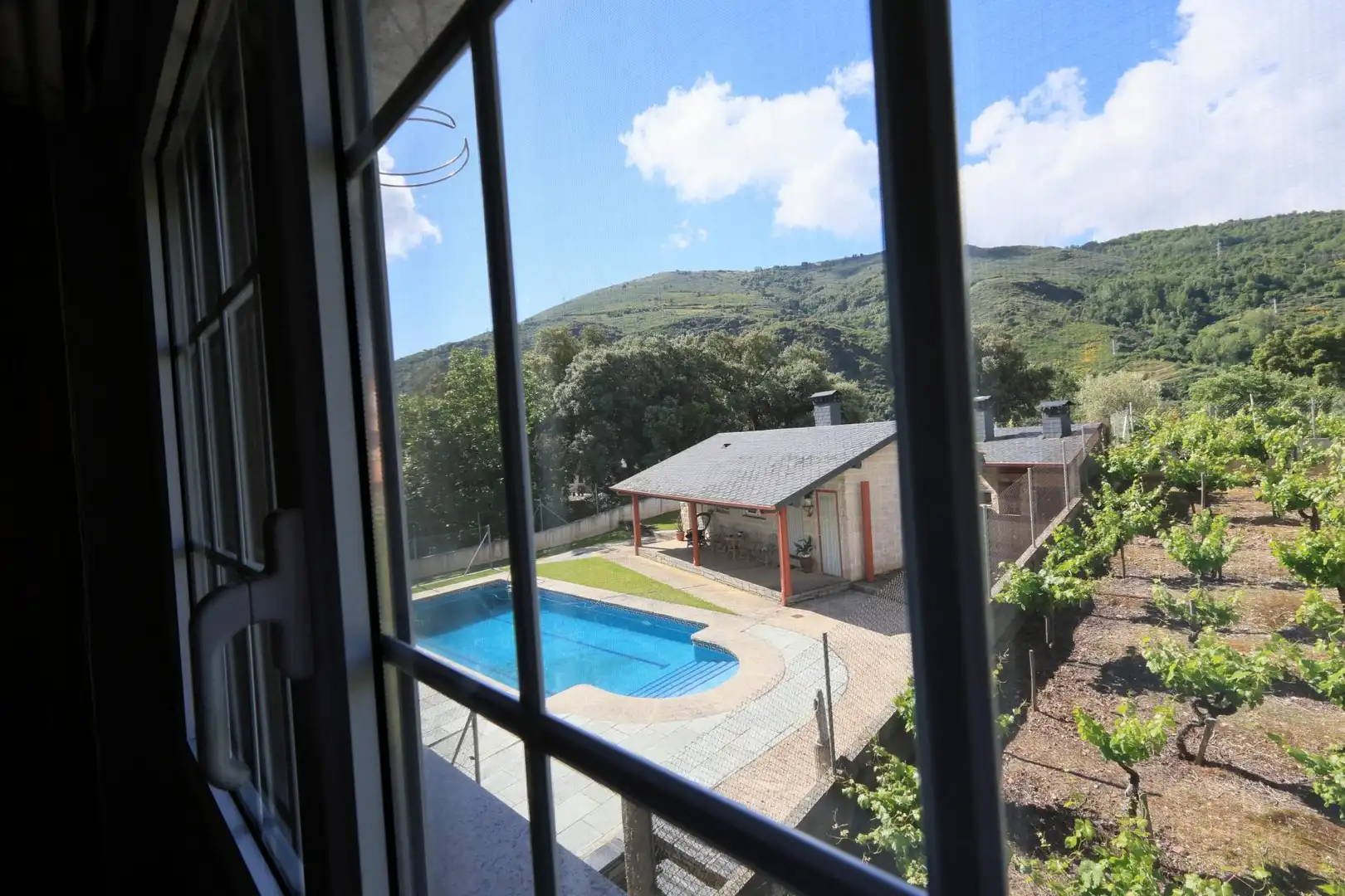 Schwimmbecken von Haus oder Chalet zum Verkauf in O Barco de Valdeorras   mit Heizung, Terrasse und Schwimmbad