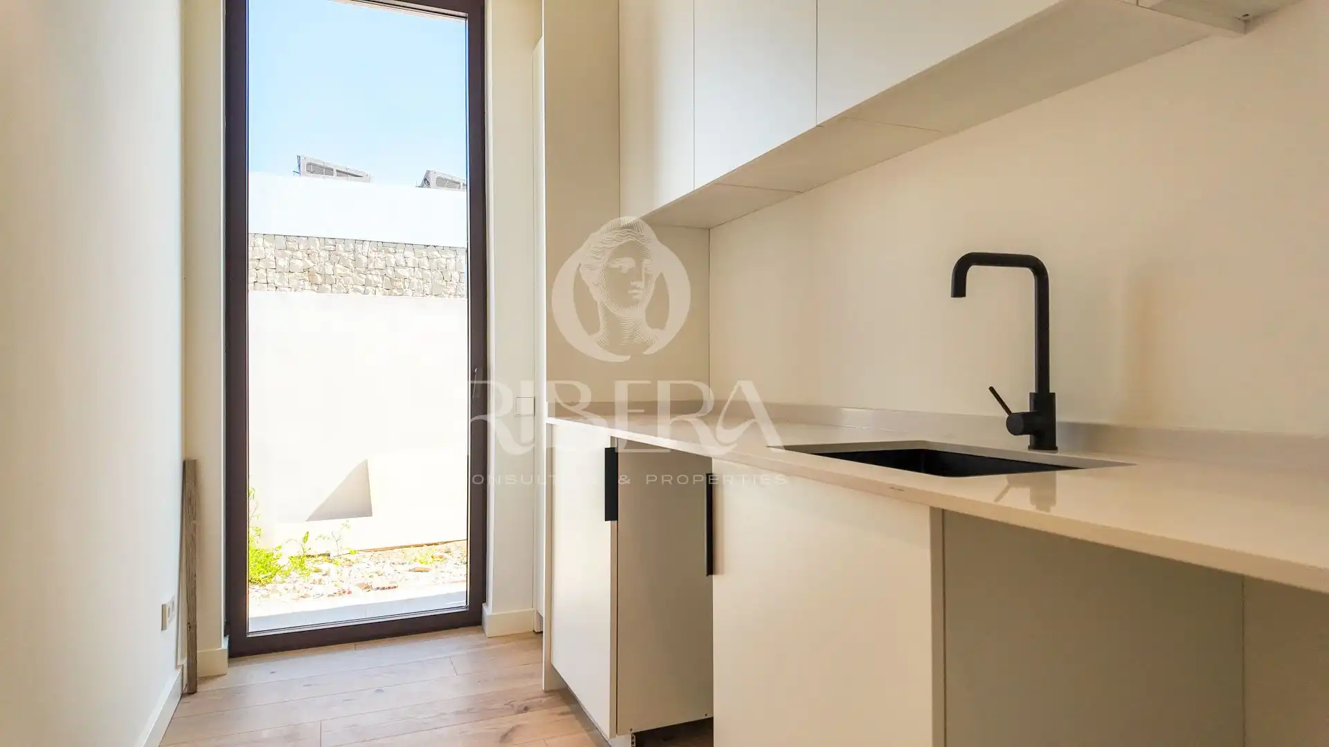Cocina de Casa o chalet en venta en L'Eliana con Aire acondicionado, Calefacción y Jardín privado