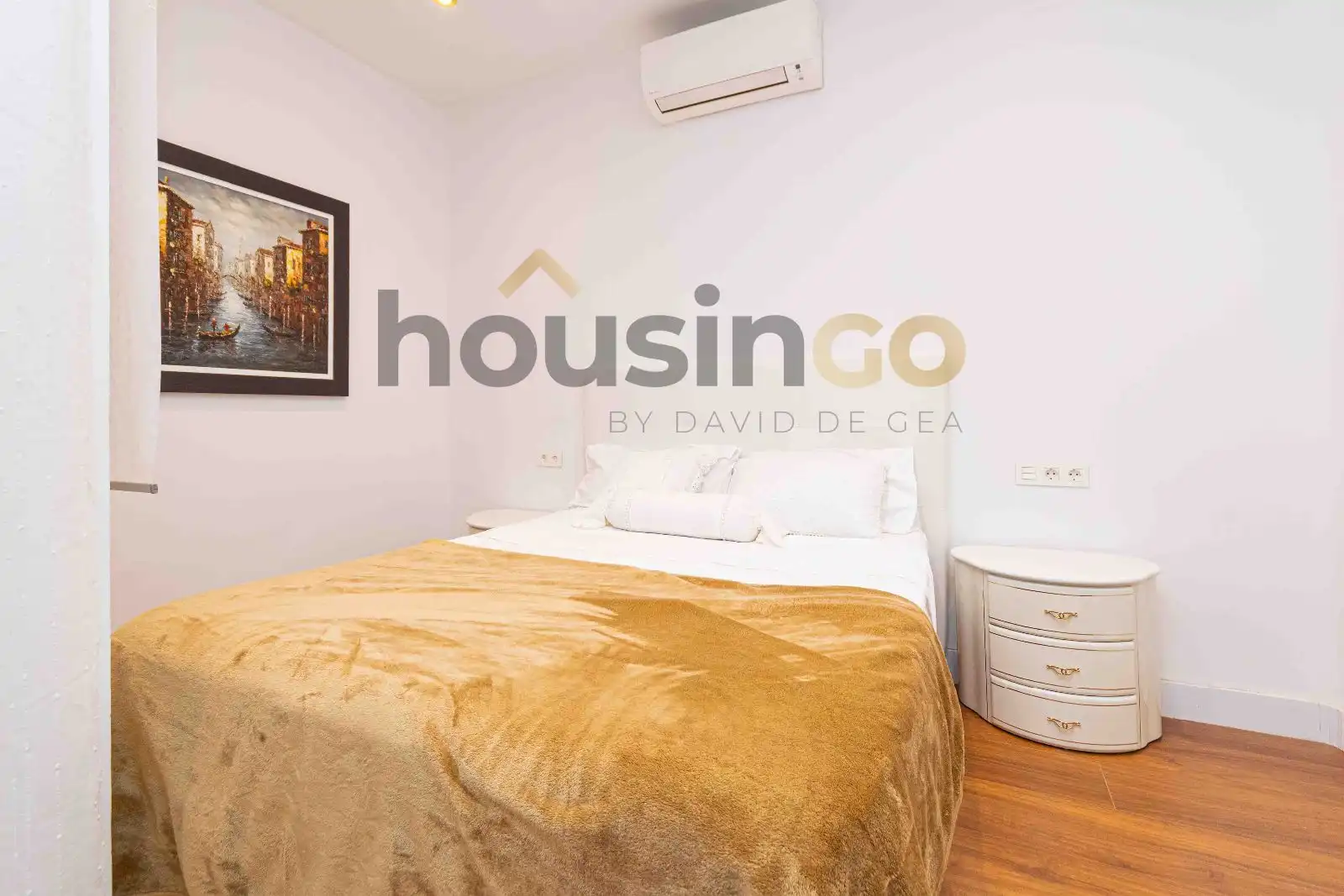 Bedroom of Flat for rent in Madrid  with Air Conditioner, Heating and Furnished