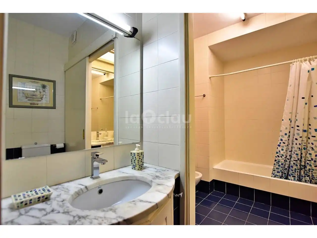 Bany de Dúplex en venda en Manlleu amb Calefacció, Parquet i Terrassa