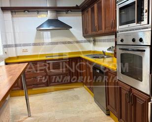 Cuina de Casa o xalet de lloguer en Alcalá de Guadaira amb Aire condicionat, Calefacció i Parquet