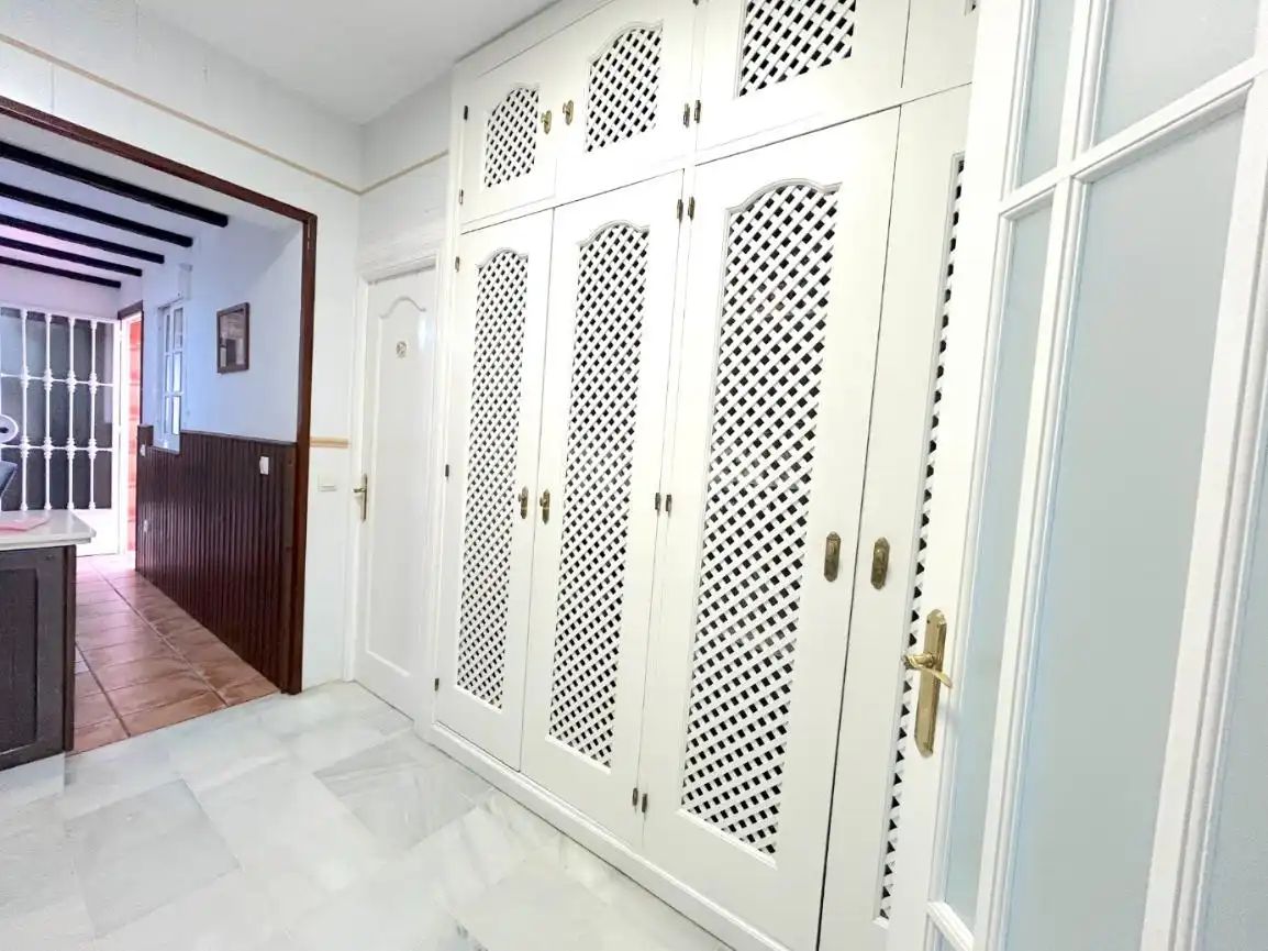 Casa adosada en venda en La Rinconada amb Aire condicionat i Parquet