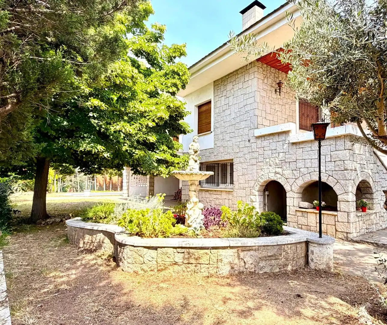 Exterior view of Houses for sale in Canovelles  with Private garden, Terrace and Swimming Pool