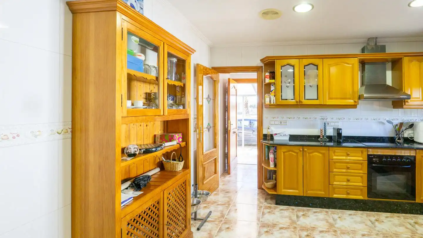 Cocina de Casa o chalet en venta en Crevillent con Aire acondicionado, Jardín privado y Terraza