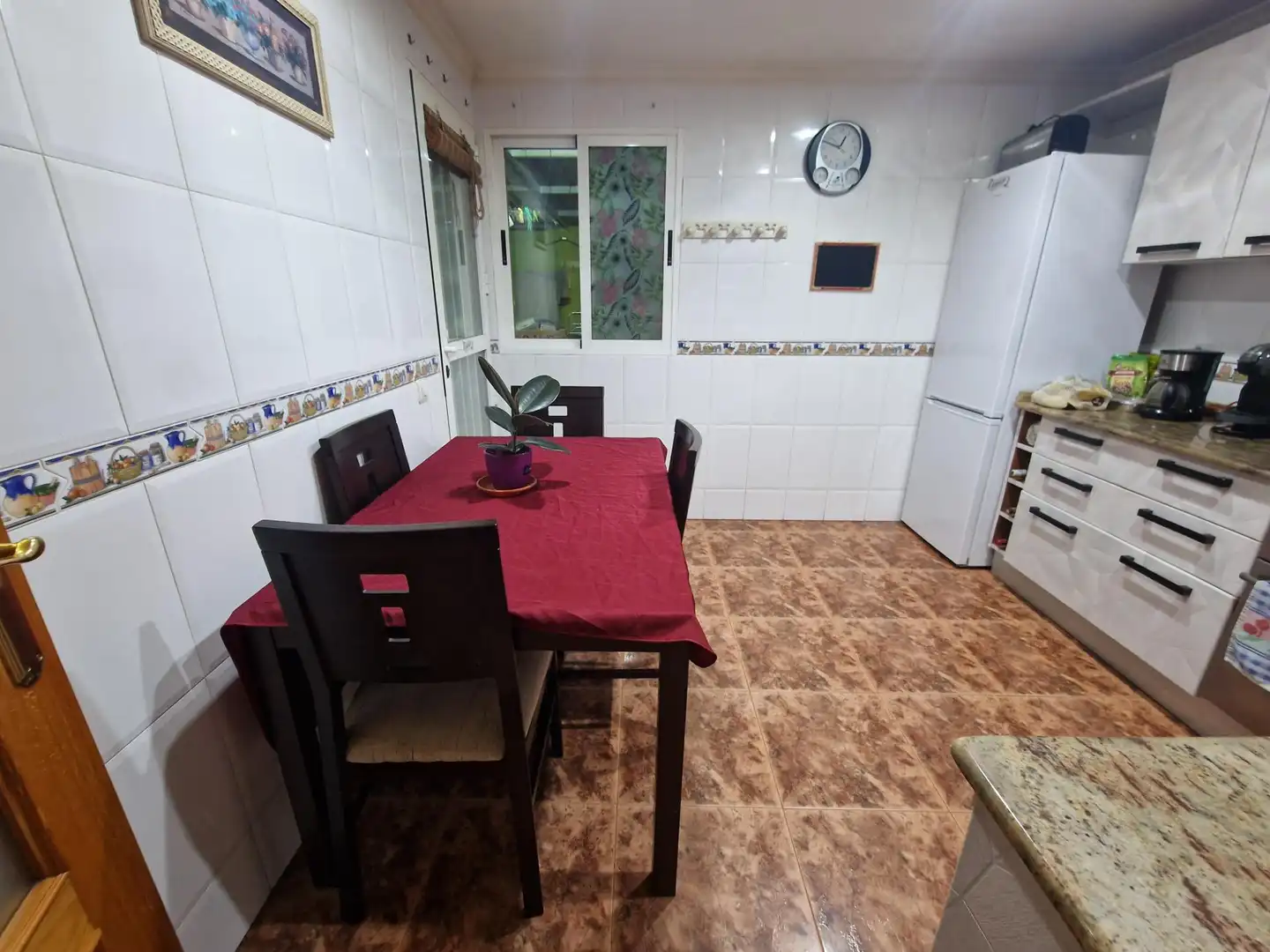 Küche von Einfamilien-Reihenhaus zum Verkauf in Águilas mit Klimaanlage, Privatgarten und Terrasse