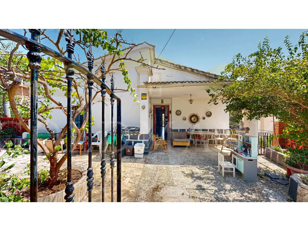 Vista exterior de Casa o xalet en venda en Corbera de Llobregat amb Calefacció, Jardí privat i Terrassa