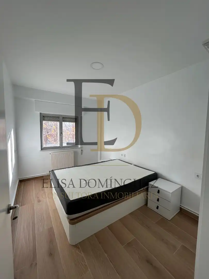 Schlafzimmer von Wohnung zur Miete in Salamanca mit Heizung, Möbliert und Balkon