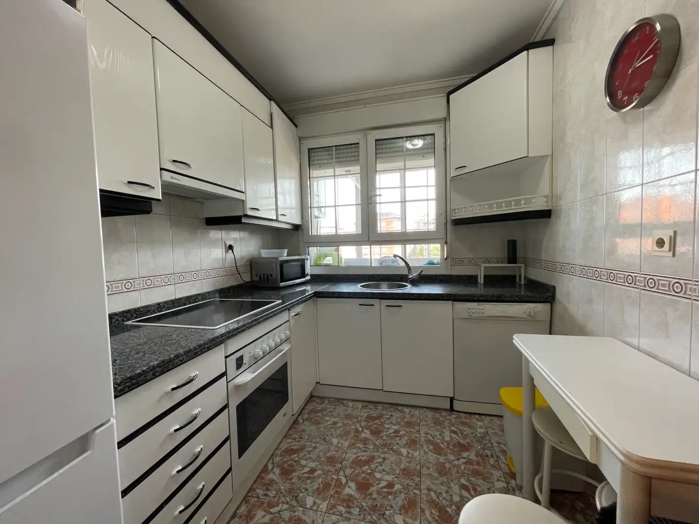Cuina de Pis en venda en Avilés amb Calefacció, Terrassa i Traster