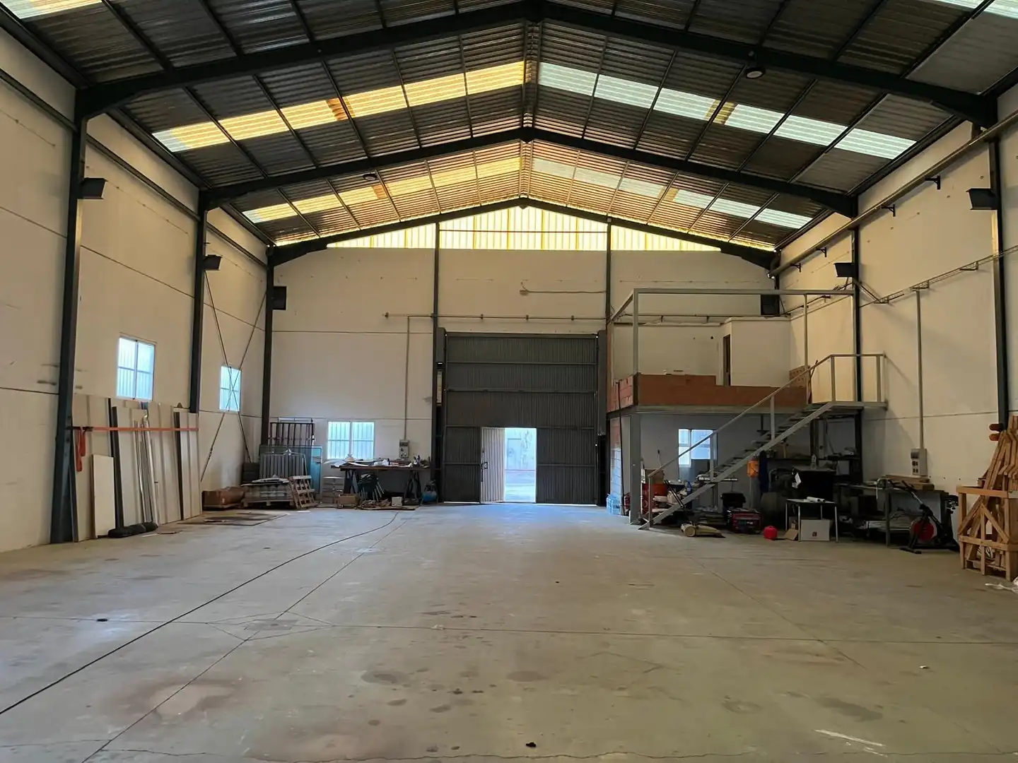 Nave industrial en venta en Fines