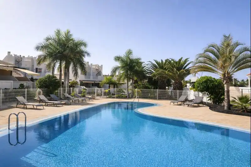 Piscina de Casa adosada en venta en Arona con Aire acondicionado, Terraza y Trastero