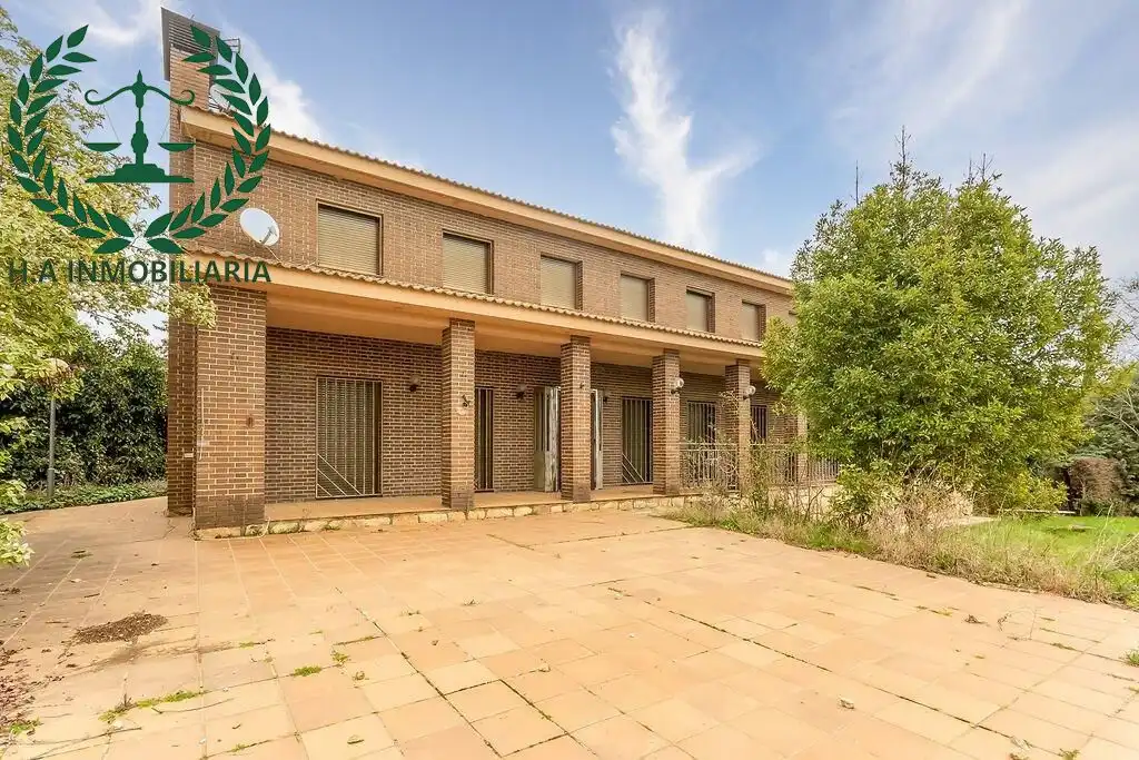 Exterior view of Houses for sale in Pedrezuela  with Air Conditioner, Heating and Terrace