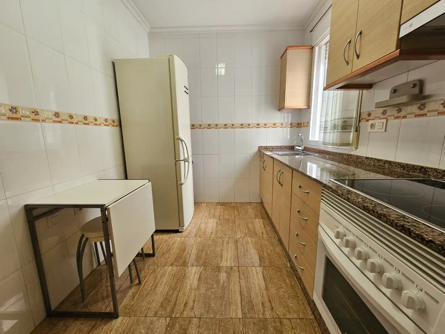 Küche von Wohnungen zur Miete in San Pedro del Pinatar mit Klimaanlage, Heizung und Terrasse
