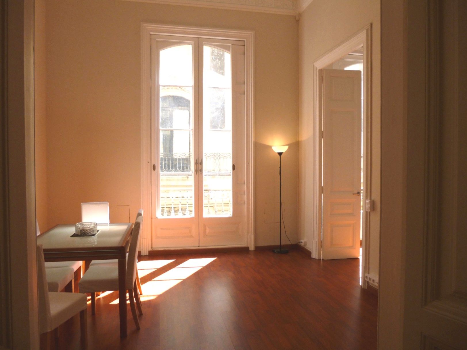 Flat for rent in  Barcelona Capital  with Air Conditioner and Balcony