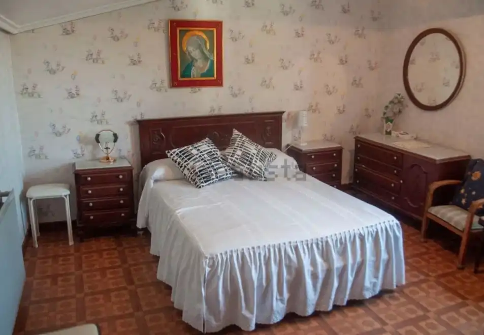 Casa amb jardí en venda a Zona Sur - Barrio Cortes, imagen 4