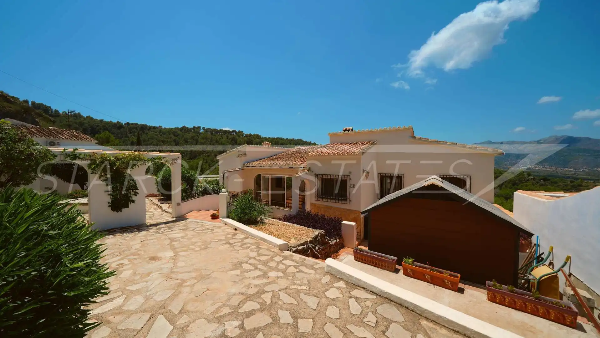 Vista exterior de Casa o xalet en venda en Benidoleig amb Aire condicionat, Jardí privat i Piscina