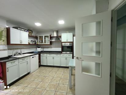 Kitchen of Flat for sale in Elche / Elx  with Air Conditioner