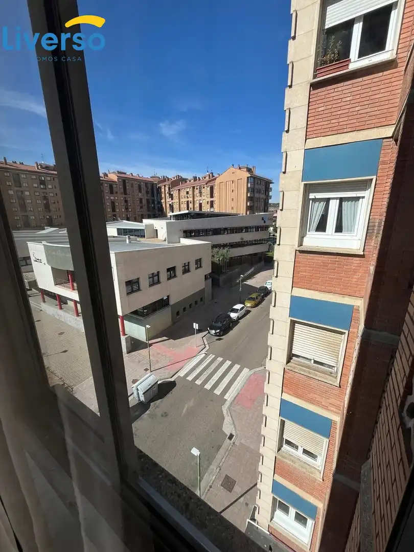 Room in Calle JOSE MARIA DE LA PUENTE, Los Vadillos - R. Sanitaria - Pozanos