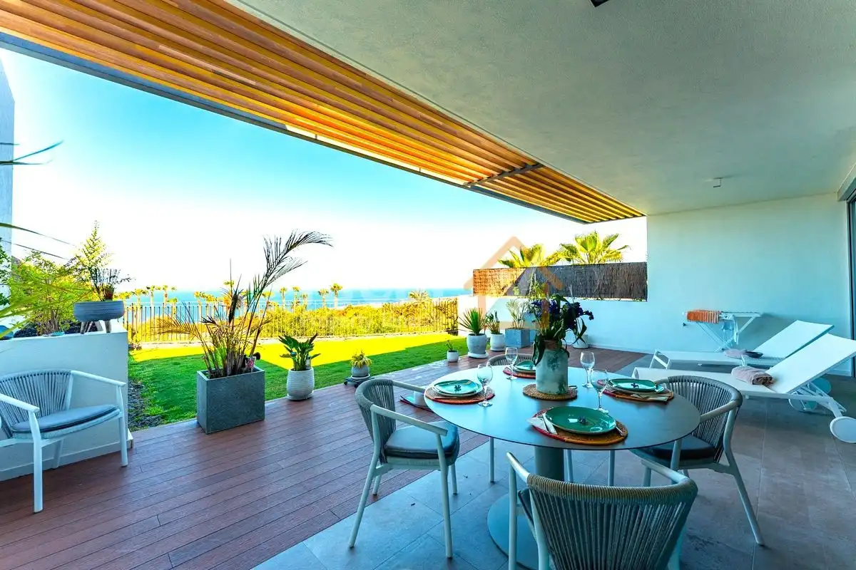 Apartment with pool for sale in Abama