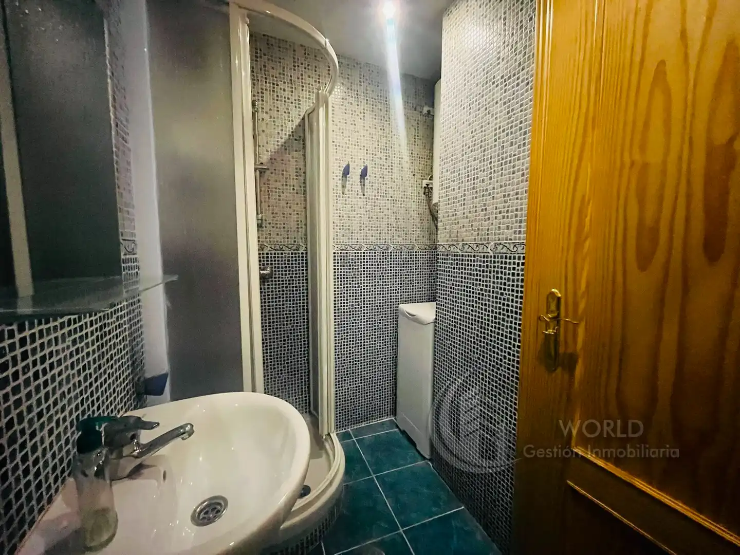 Bany de Apartament de lloguer en Madrid amb Calefacció, Moblat i Rentadora
