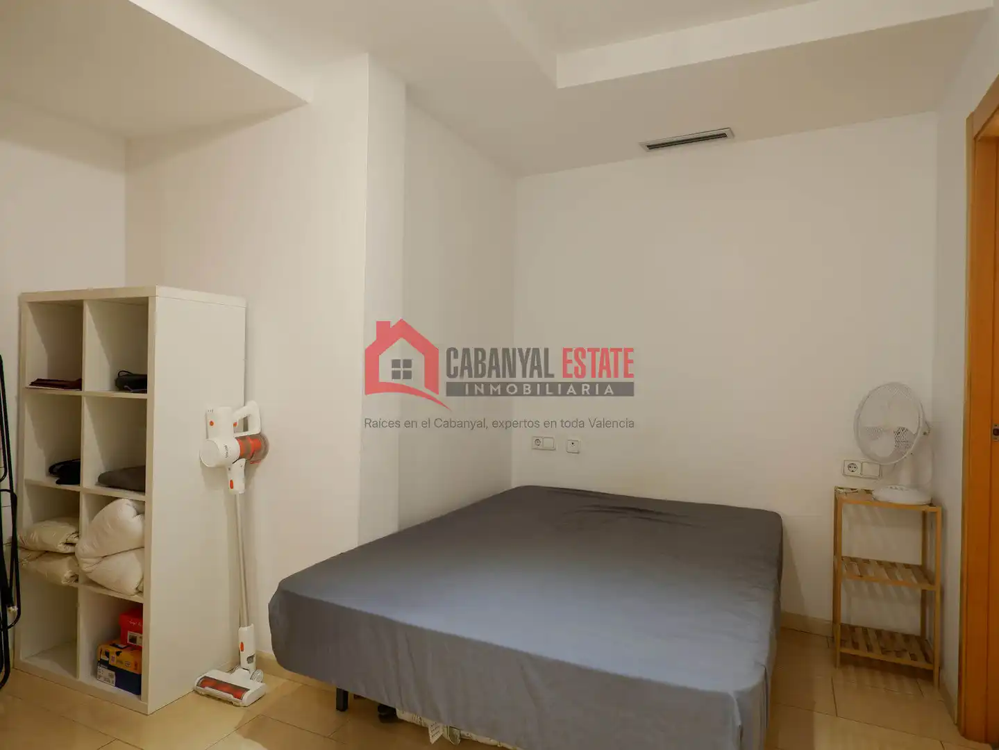 Habitación de Estudio de alquiler en Valencia con Aire acondicionado, Amueblado y Balcón