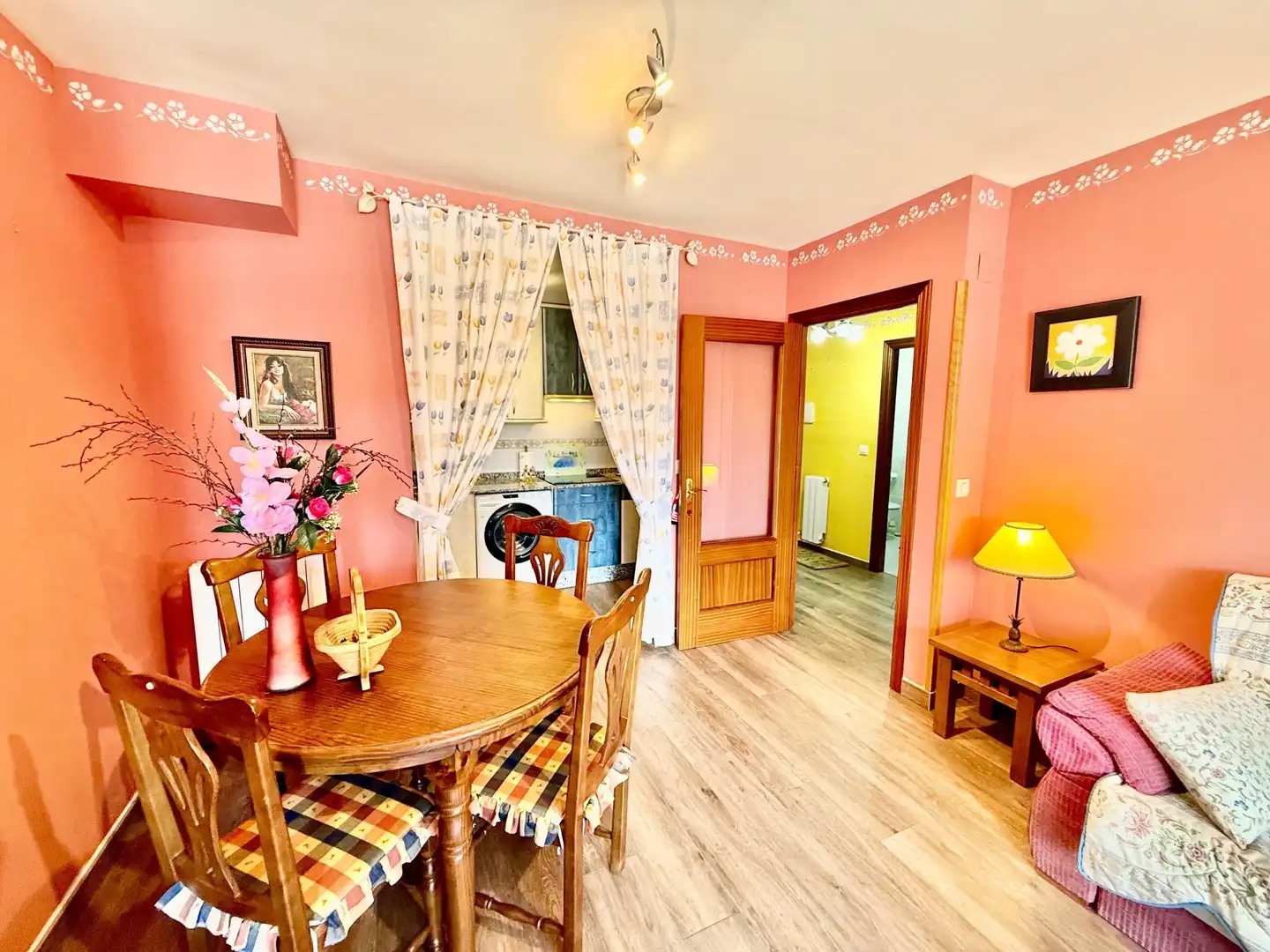 Comedor de Apartamento en venta en Valencia de Don Juan con Calefacción y Terraza