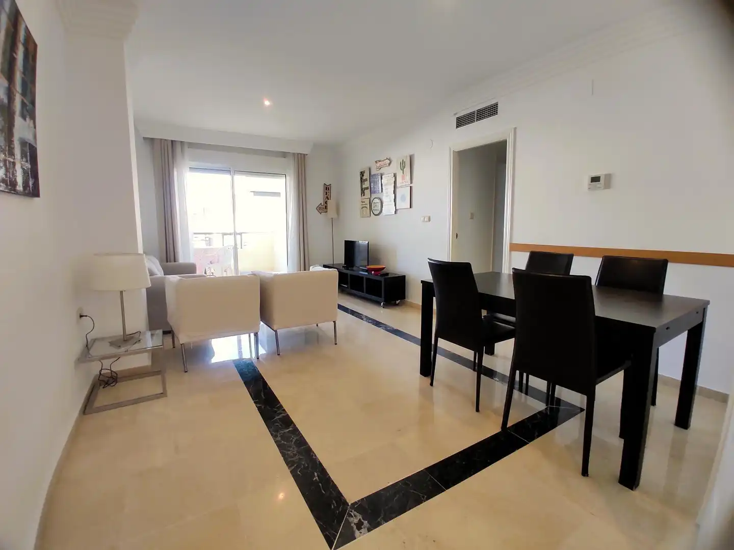 Comedor de Apartamento en venta en Marbella con Aire acondicionado, Terraza y Amueblado