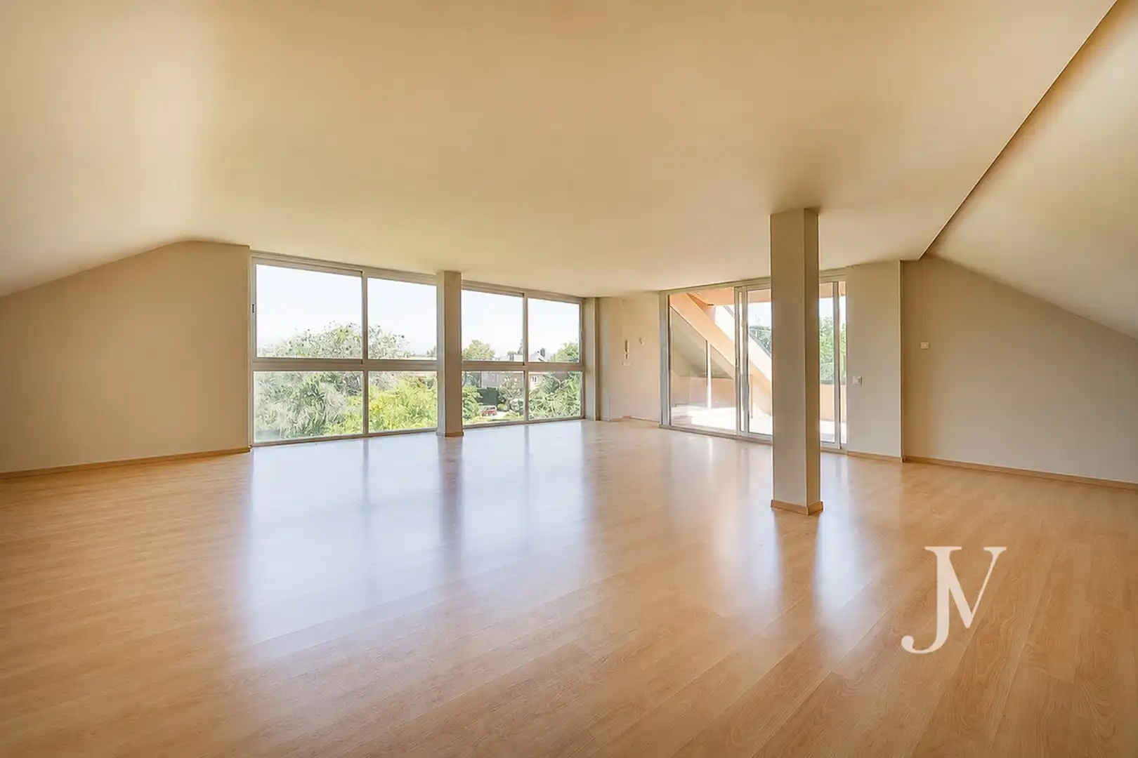 Sala d'estar de Casa o xalet en venda en Pozuelo de Alarcón amb Aire condicionat, Calefacció i Jardí privat