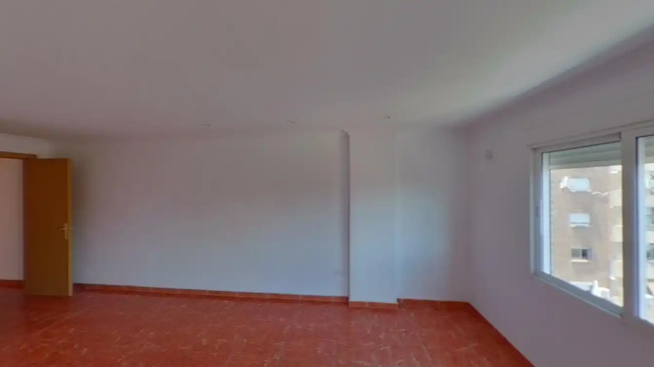Flat with lift for sale in C/ Pedro Cabanes, imagen 2