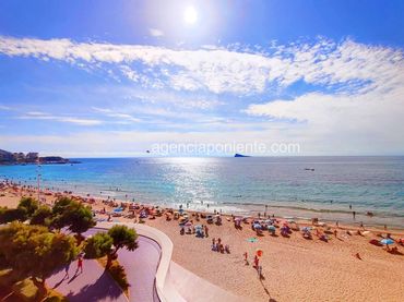 Apartamento con balcón en alquiler en Avenida de la Armada Española