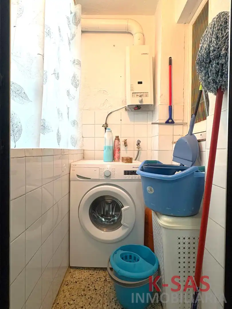 Bathroom of Flat for sale in Can Vidalet