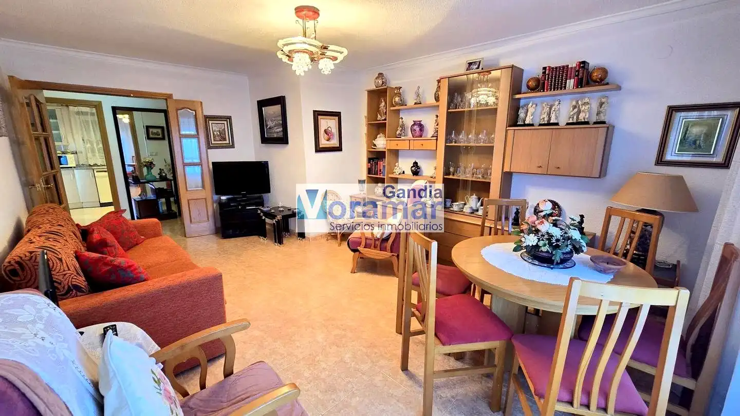 Sala de estar de Apartamento de alquiler en Gandia con Aire acondicionado, Calefacción y Piscina comunitaria