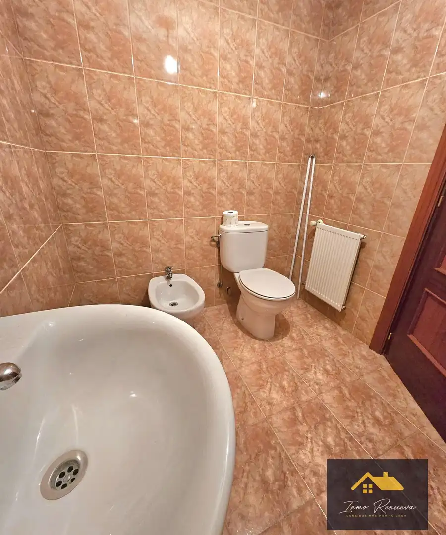 Baño de Ático en venta en Santurtzi  con Calefacción, Trastero y Balcón