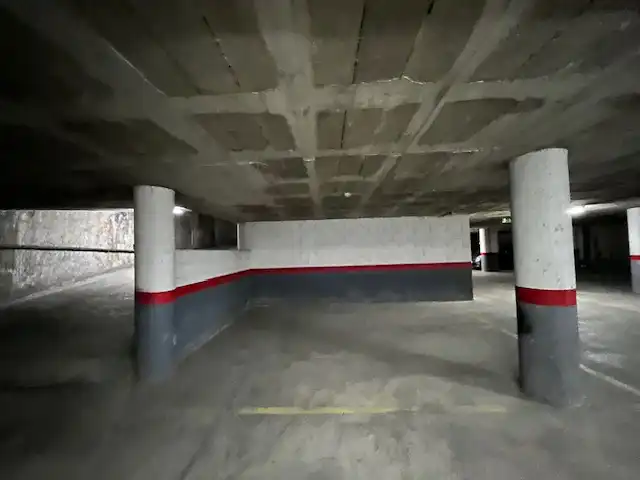 Einzelparkplatz mit Aufzug zum Verkauf in Plaça del Doctor Galtés 2, imagen 3