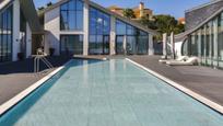 Swimming pool of House or chalet for sale in Sotogrande  with Air Conditioner, Heating and Private garden