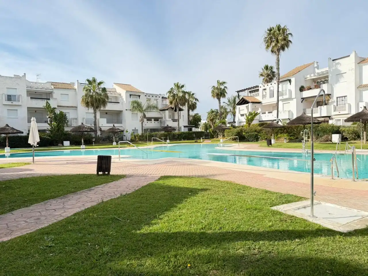 Außenansicht von Haus oder Chalet zum Verkauf in Chipiona mit Terrasse und Gemeinschaftspool