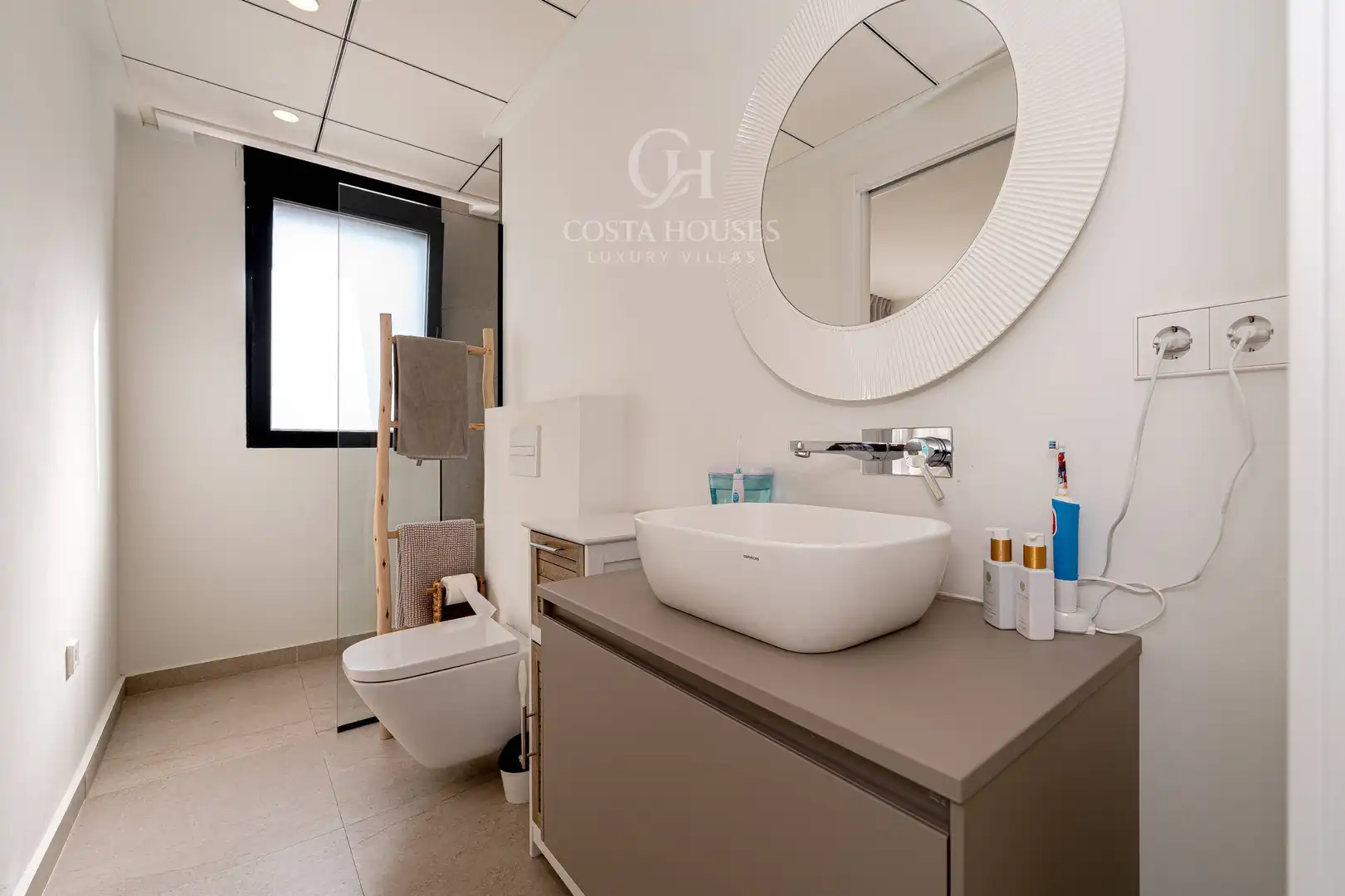 Bathroom of Houses for sale in Dénia  with Air Conditioner, Heating and Private garden
