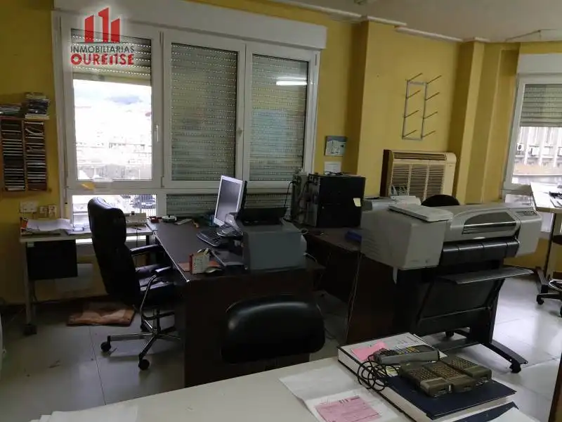 Oficina de alquiler en Ourense Capital  con Aire acondicionado y Amueblado